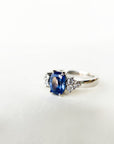 A pedido - Anillo Zafiro Oval en Grifa 5x7 mm y Brillantes
