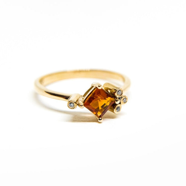 Anillo Topacio Amarillo Carre y diamantes Sophia Schneider Joyas