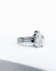 A pedido - Anillo Tricillo Gota central y Trapecios en Grifa y brillantes en argolla
