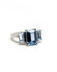 A pedido - Anillo Tricillo Aguamarinas Corte Esmeralda en Grifa 6 x 4 mm