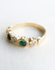 A pedido - Anillo Cintillo Esmeraldas y Diamantes Circle Gold