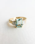 A pedido - Anillo Aguamarina Rectangular en Grifa 8 x 7 mm y Baguettes