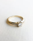 A pedido - Anillo Diamante Brillante en Grifa 0,40 ct y brillantes en argolla
