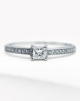 A pedido - Anillo Diamante Princess en Grifa 4 x 4 mm y brillantes en argolla