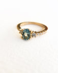 A pedido - Anillo Aguamarina Oval en Grifa y Brillantes laterales
