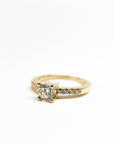 A pedido - Anillo Diamante Cushion en Grifa 0,45 ct y brillantes en argolla