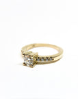 A pedido - Anillo Diamante Cushion en Grifa 0,45 ct y brillantes en argolla