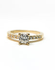 A pedido - Anillo Diamante Cushion en Grifa 0,45 ct y brillantes en argolla