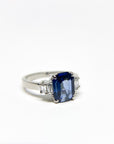 A pedido - Anillo Zafiro Octogonal en Grifa 9 x 7 mm y Diamantes Baguette