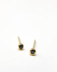 A pedido - Aros Punto de Luz Negro 0,02 Ct Bisel Gold