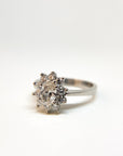 A pedido - Anillo Diamante Oval en Grifa 0,60 ct Halo Flor