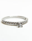 A pedido - Anillo Diamante Brillante en Grifa 0,12 ct y brillantes en argolla