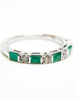 A pedido - Anillo Cintillo Esmeraldas y brillantes en grifa 0,06 ct