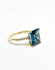 A pedido - Anillo Topacio Azul Grifa 10x8 mm y brillantes