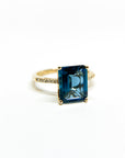 A pedido - Anillo Topacio Azul Grifa 10x8 mm y brillantes