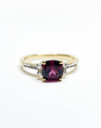 A pedido - Anillo Rodalita cushion con topacios blancos corte baguette