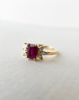 A pedido - Anillo Rubí Rectangular en Grifa 7x6 mm y Diamantes Marquise
