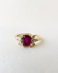 A pedido - Anillo Rubí Rectangular en Grifa 7x6 mm y Diamantes Marquise