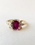A pedido - Anillo Rubí Rectangular en Grifa 7x6 mm y Diamantes Marquise