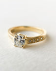 A pedido - Anillo Diamante Brillante en Grifa 0,40 ct y brillantes en argolla