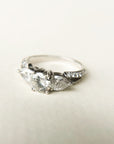 A pedido - Anillo Tricillo Oval y Gotas en Grifa (0,50 y 0,18 ct)