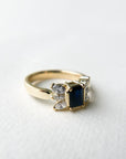 A pedido - Anillo Zafiro Rectangular en Grifa y Diamantes Navette