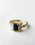 A pedido - Anillo Zafiro Rectangular en Grifa y Diamantes Navette
