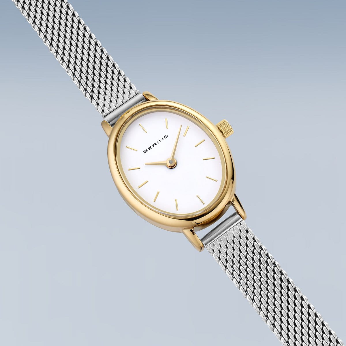 Reloj Bering Classic Oval Malla Blanco