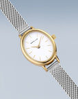 Reloj Bering Classic Oval Malla Blanco