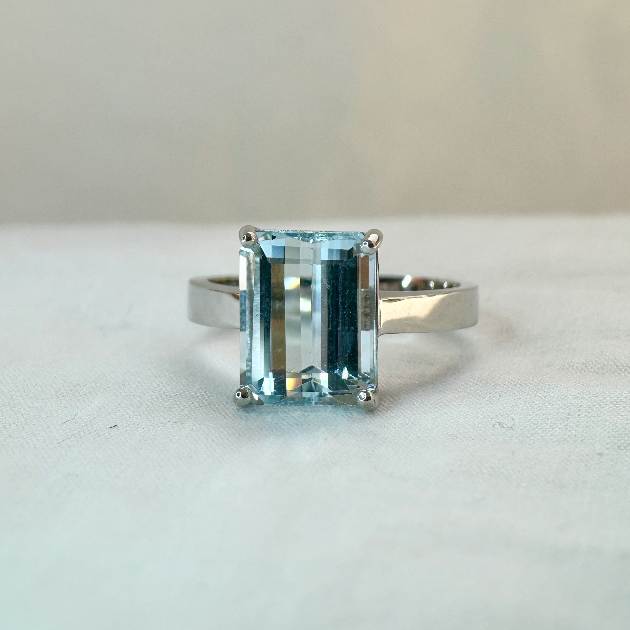 A pedido - Anillo Aguamarina Rectangular en Grifa 10 x 8 mm