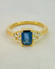 A pedido - Anillo Zafiro Octogonal en Grifa 7 x 5 mm y Brillantes