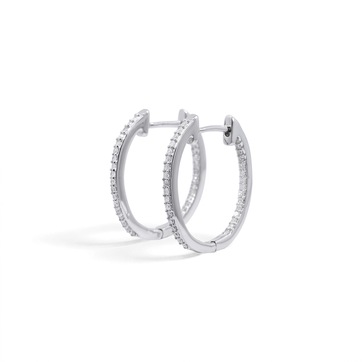 Aros argollas in-out de plata 925 con diamantes corte brillante de 0,25 ct de Sophia Schneider Joyas