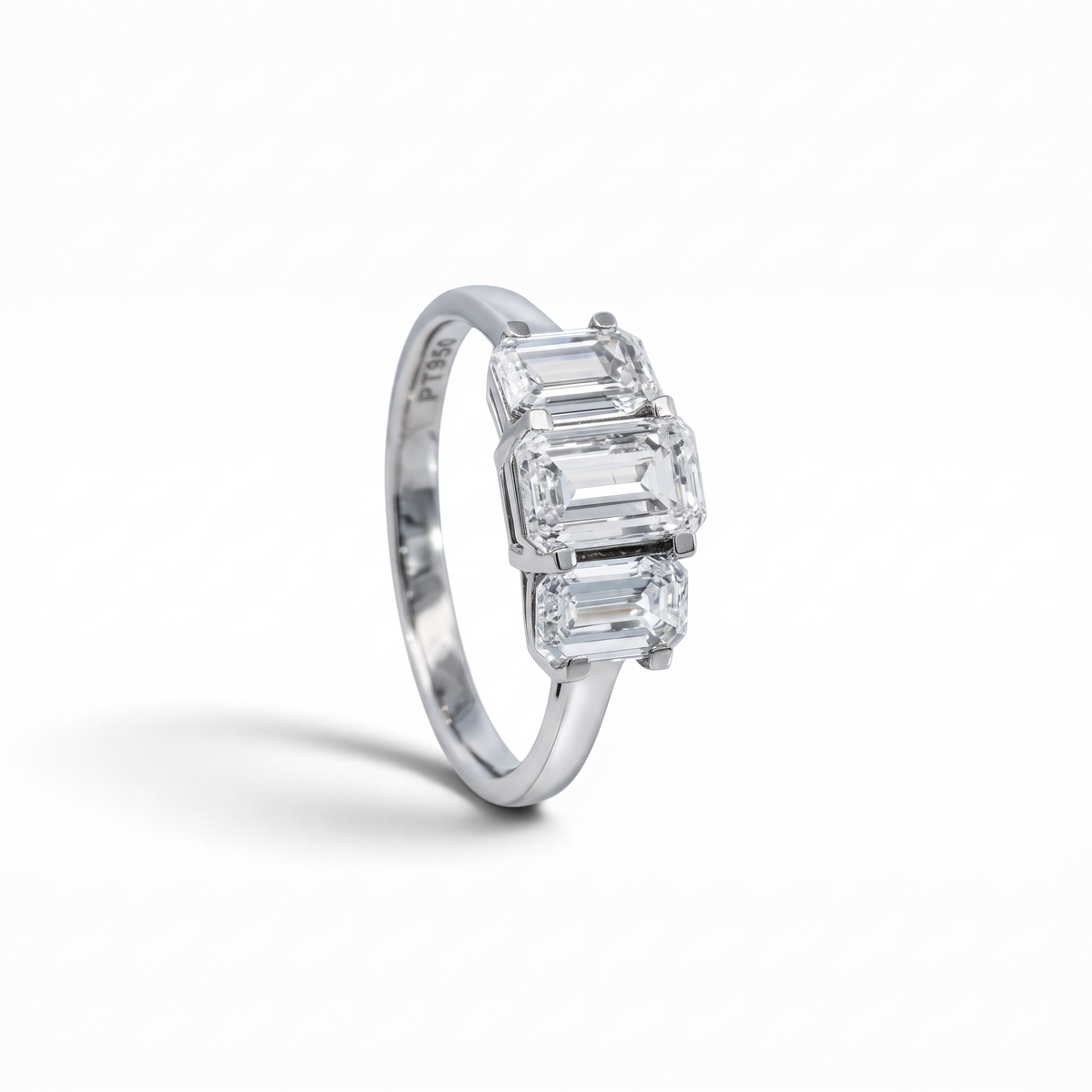 Anillo tricillo Sophia Schneider Joyas de platino con tres diamantes de laboratorio corte esmeralda de 2,18 ct