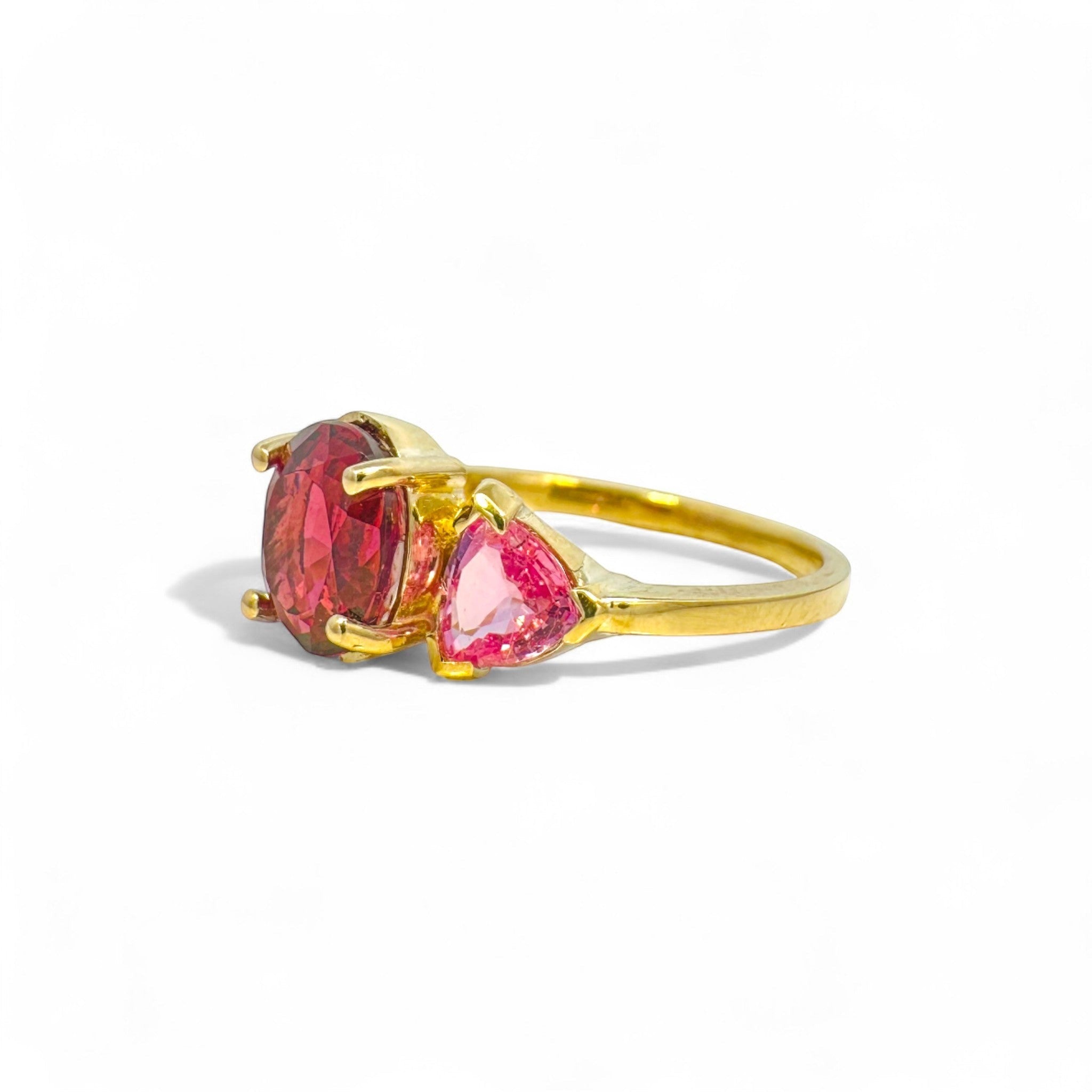 Anillo tricillo rubelita oval y zafiros rosados