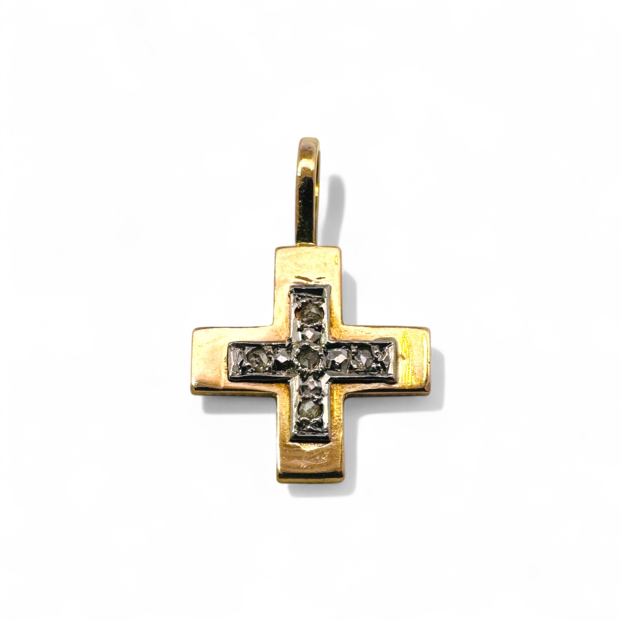 Cruz Oro 18K con Diamantes