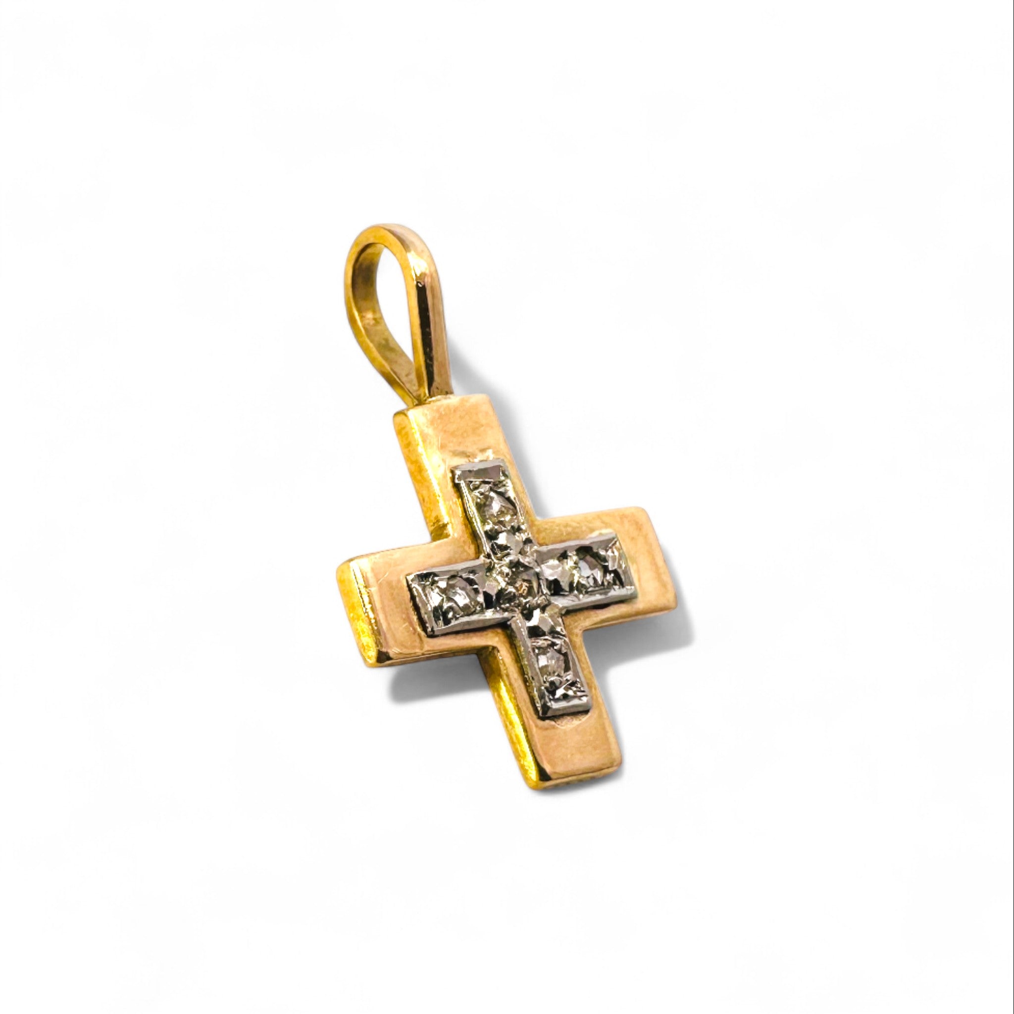 Cruz Oro 18K con Diamantes