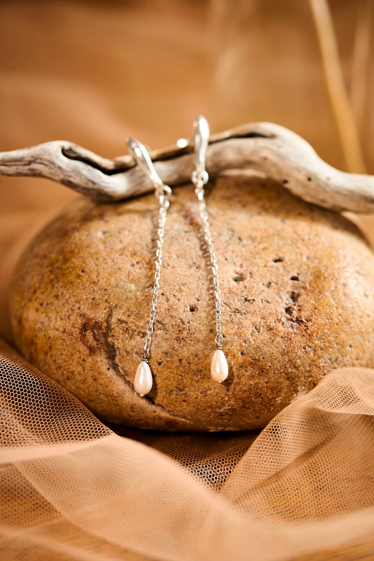 Aros dorados cadena Bianca - Tita Cardemil