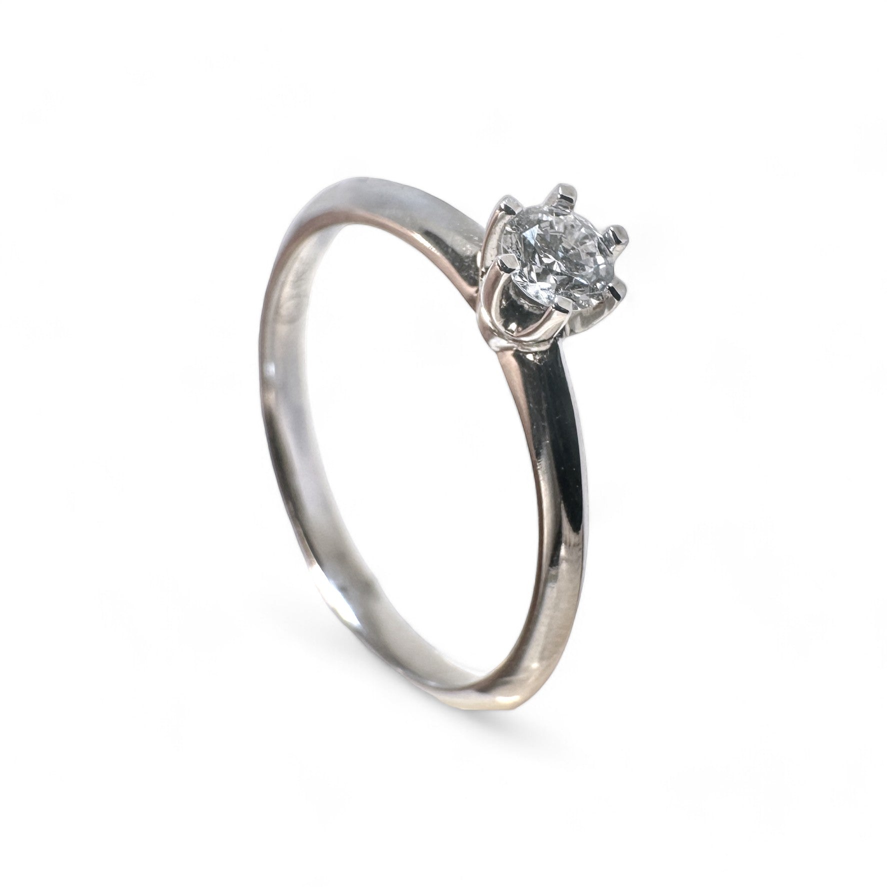 A pedido - Anillo Solitario Diamante 0,26 ct en grifa de oro blanco 18K