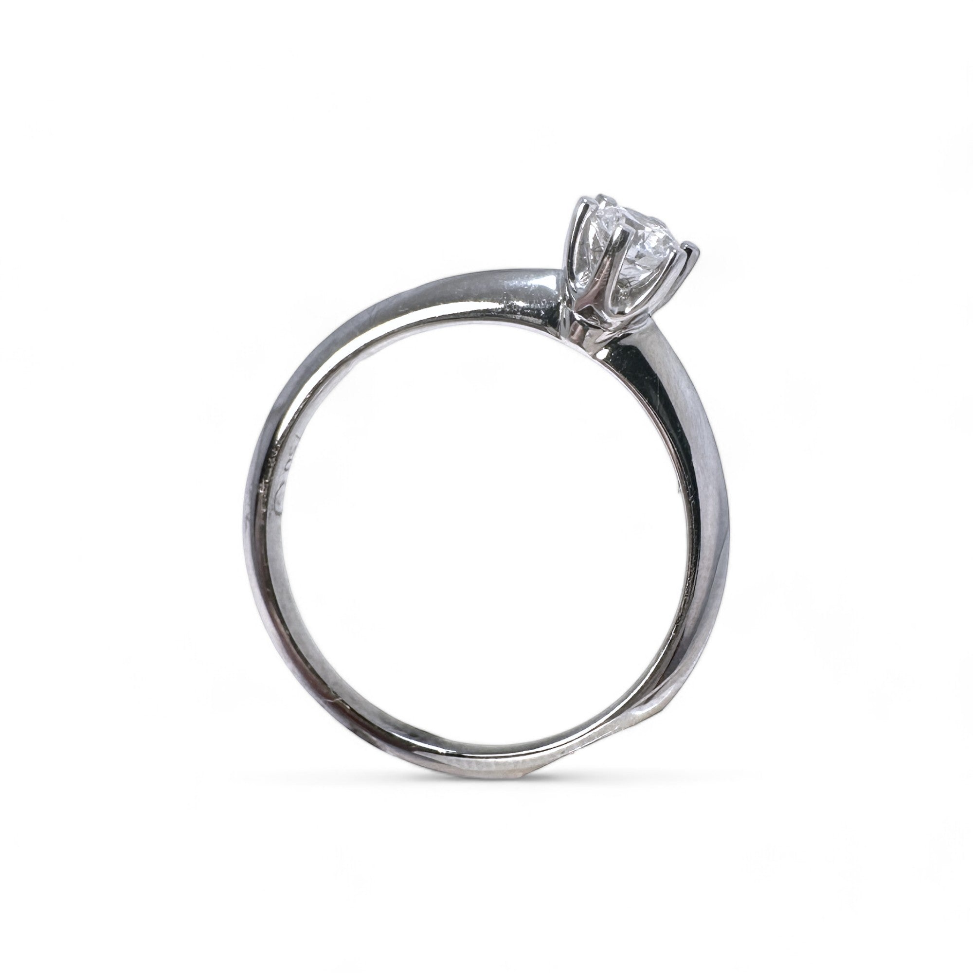 A pedido - Anillo Solitario Diamante 0,26 ct en grifa de oro blanco 18K