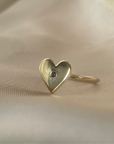 Anillo diseño corazón con granate en oro 18K
