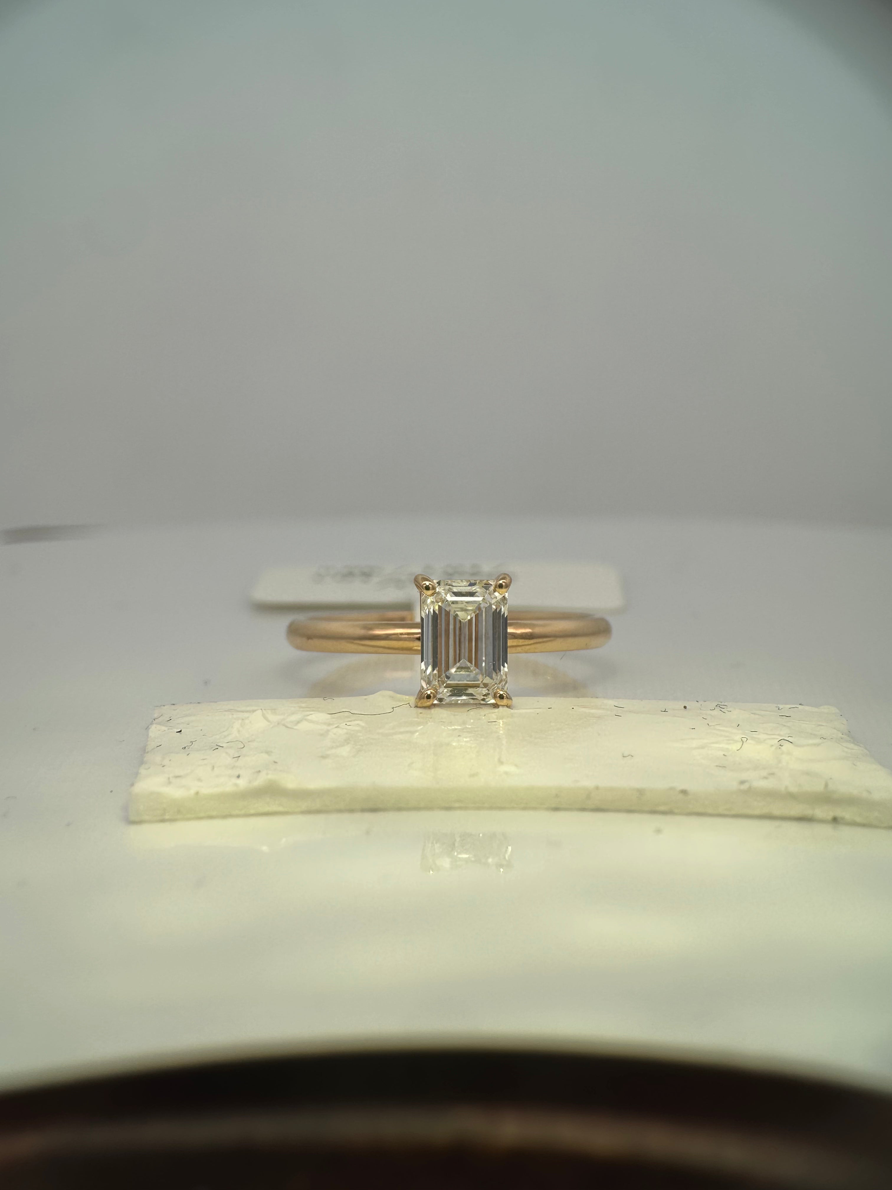 Anillo Solitario Diamante Lab 1,01 ct Corte Esmeralda Oro 18K
