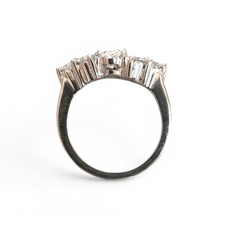 Anillo Solitario Diamante Oval 0,9 ct Platino