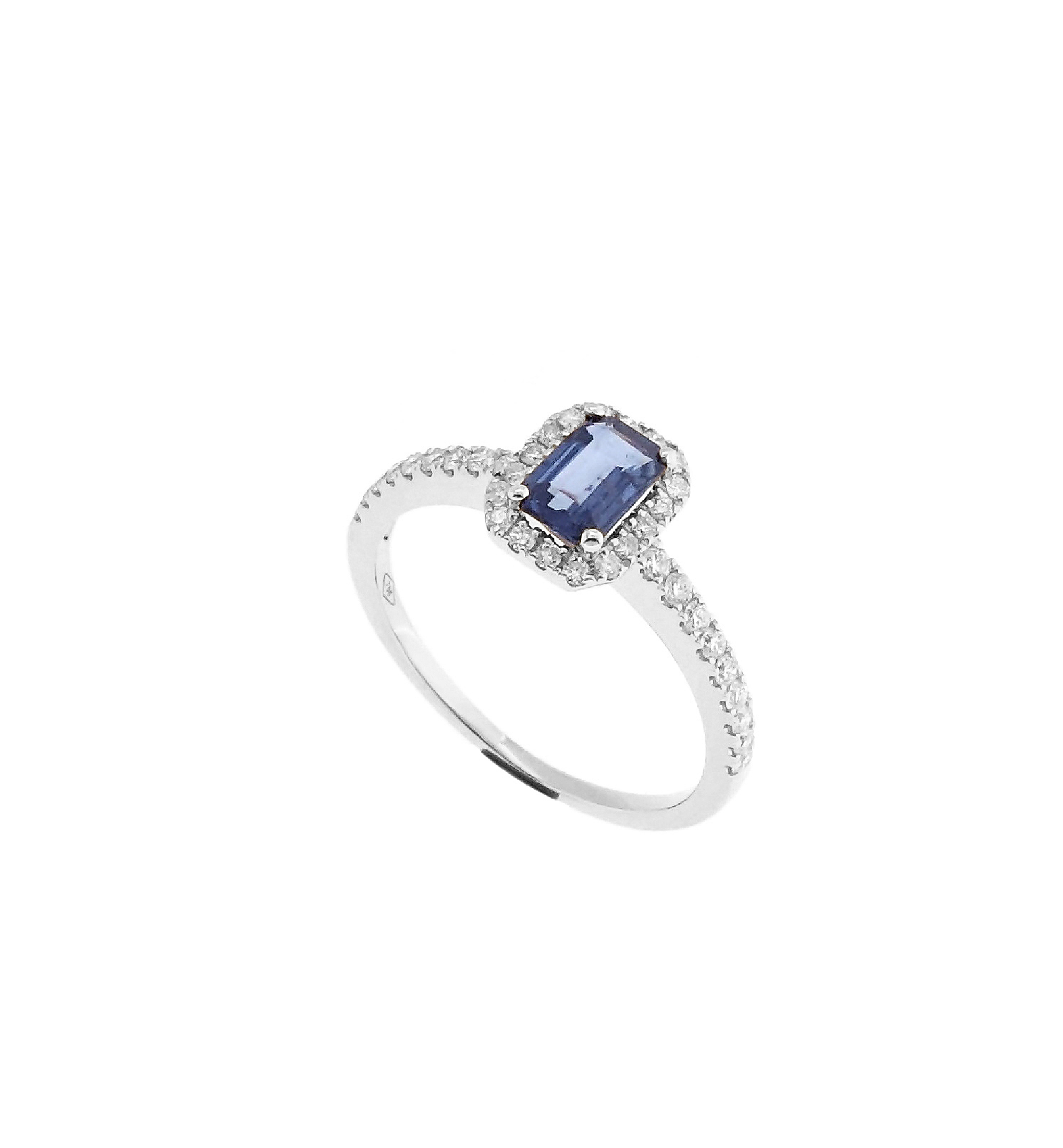 Anillo solitario de oro blanco 18k con piedra central zafiro corte esmeralda