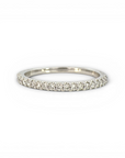 Anillo cintillo diamantes en grifa 0,25 ct oro blanco 10K