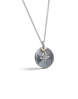 Collar Sophia Schneider Joyas de plata 925 con medalla redonda y diamante central de 0,024 ct en cadena de 42 cm