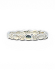 Anillo argolla con diamantes intercalados oro blanco 18K