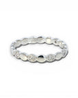 Anillo Argolla con Diamantes Intercalados Oro Blanco 18K