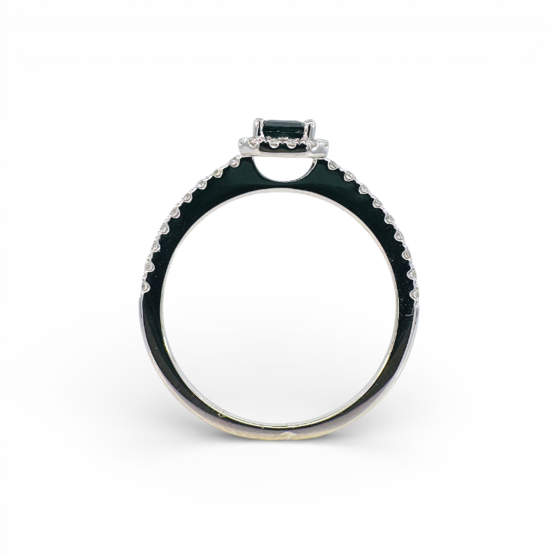 Anillo solitario zafiro corte esmeralda halo brillantes oro blanco 18k