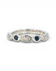 Anillo Cintillo Diamantes y Zafiros Ojitos en Bisel Oro Blanco 18K