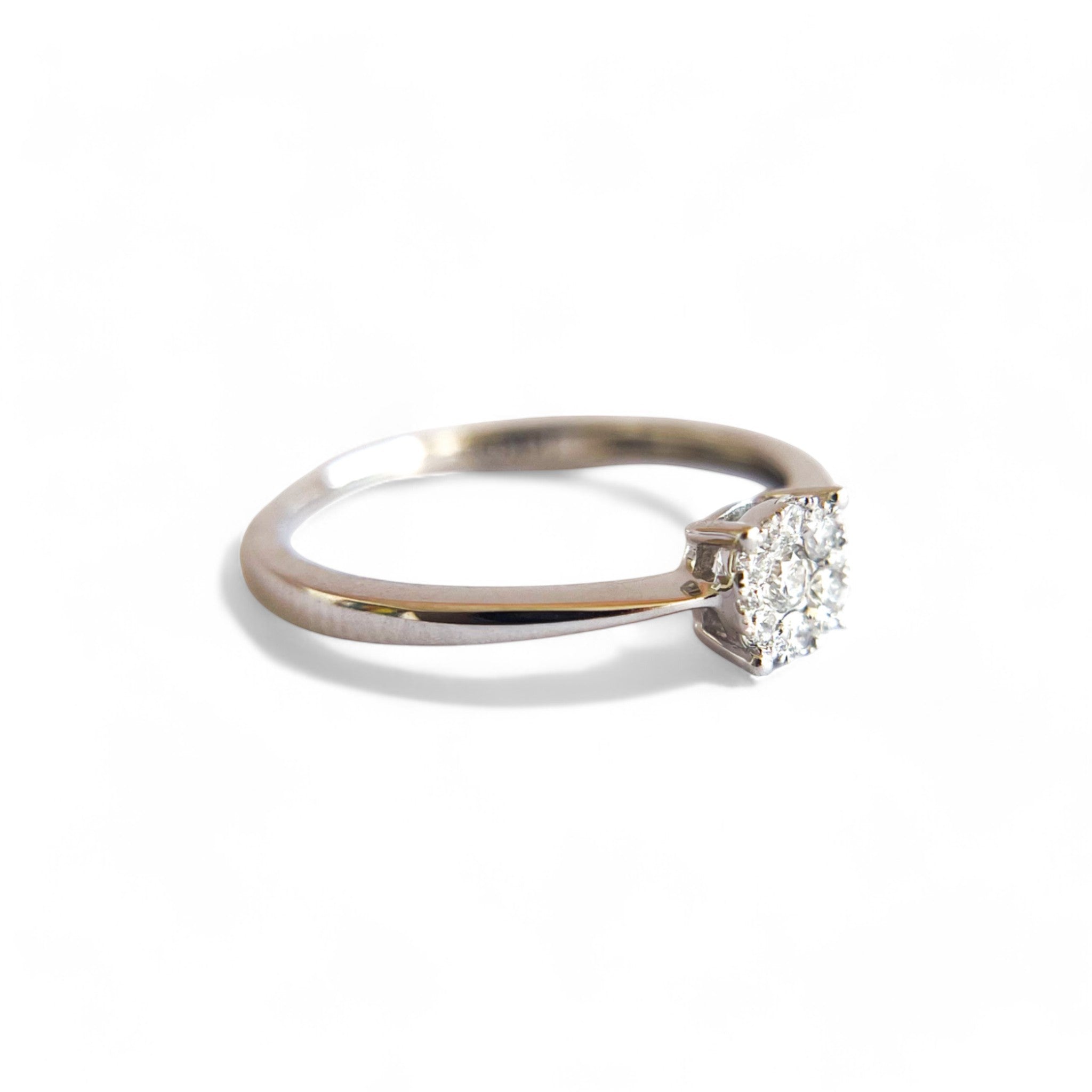 A pedido - Anillo Solitario Brillantes Cluster
